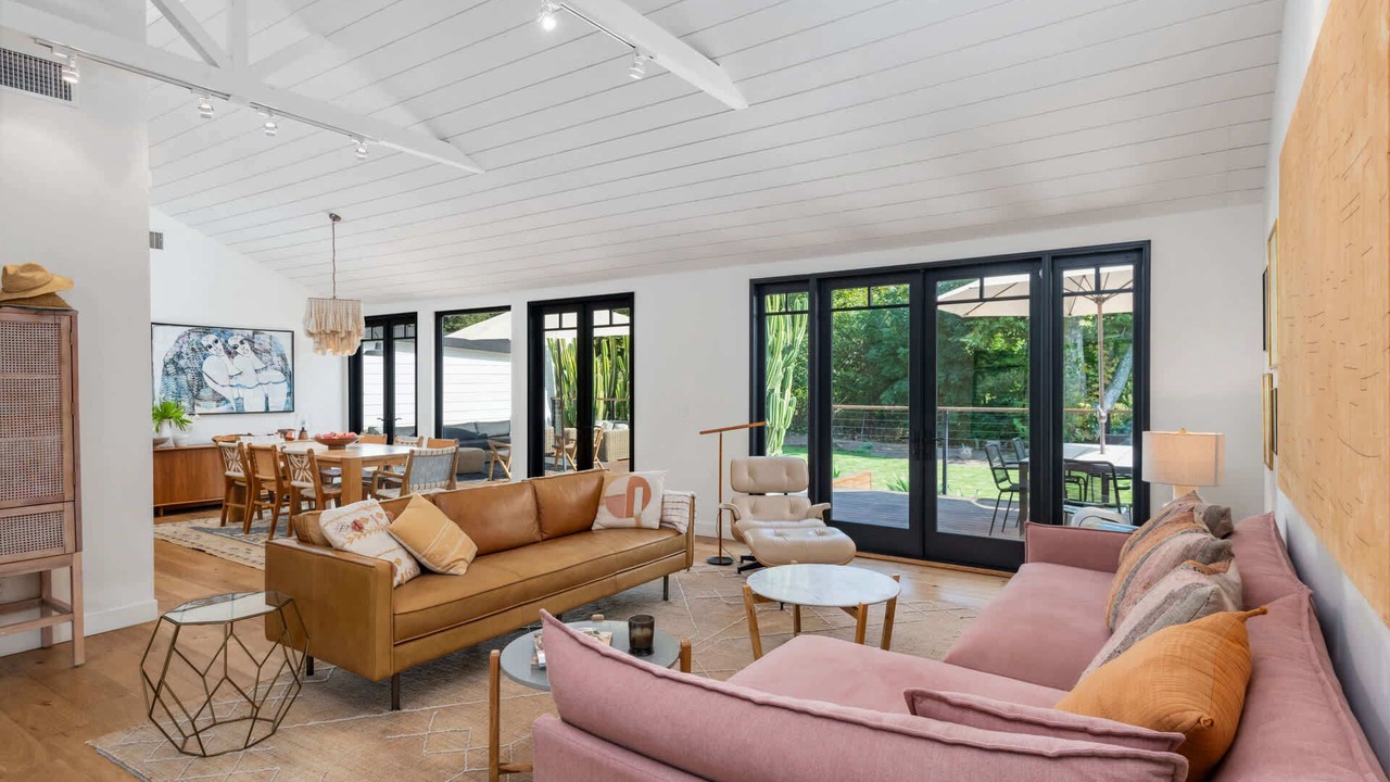 Photo of Livingroom in Malibu