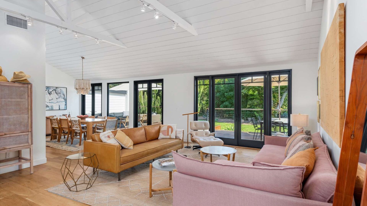 Photo of Livingroom in Malibu