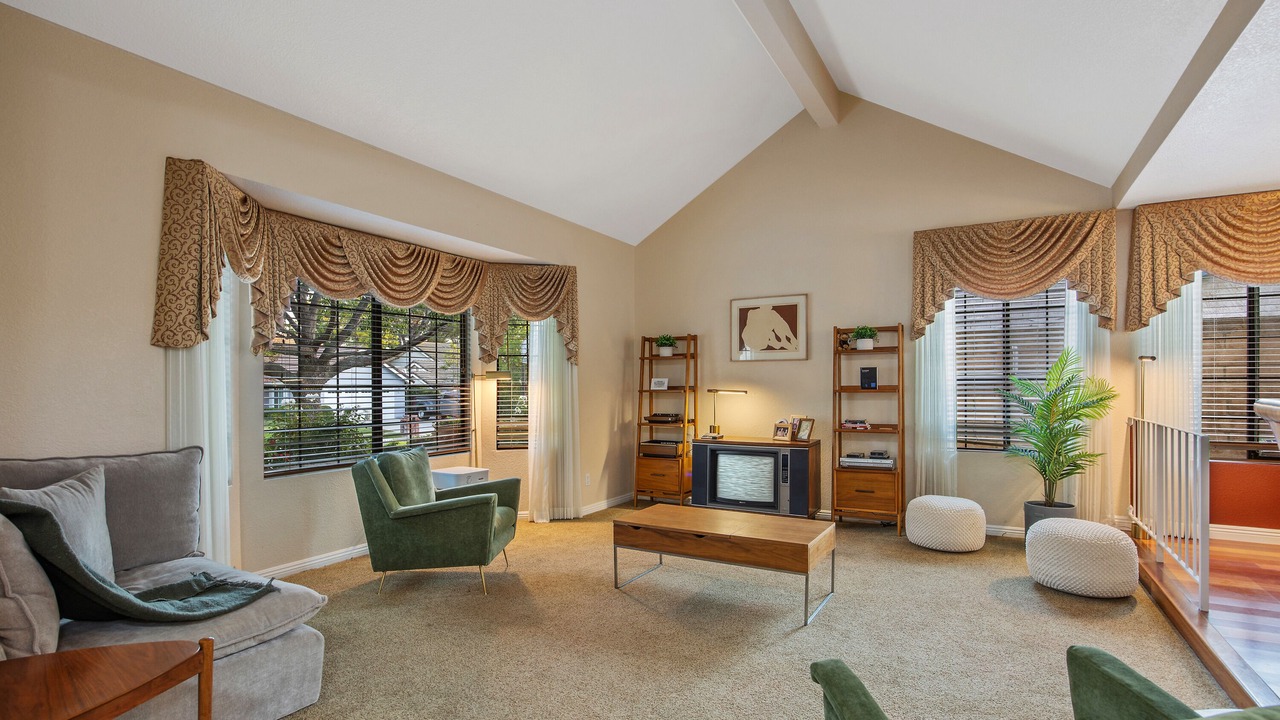 Photo of Livingroom in Simi Valley