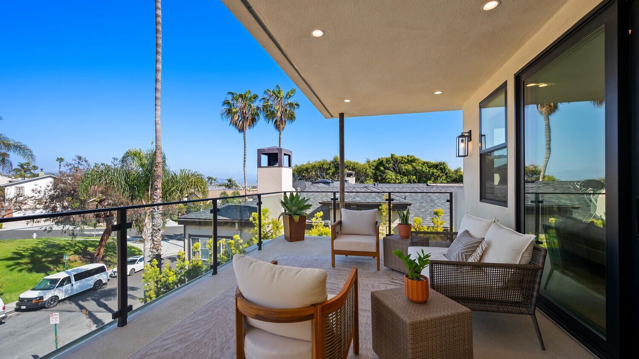Photo of Patio Balcony in Lantern District