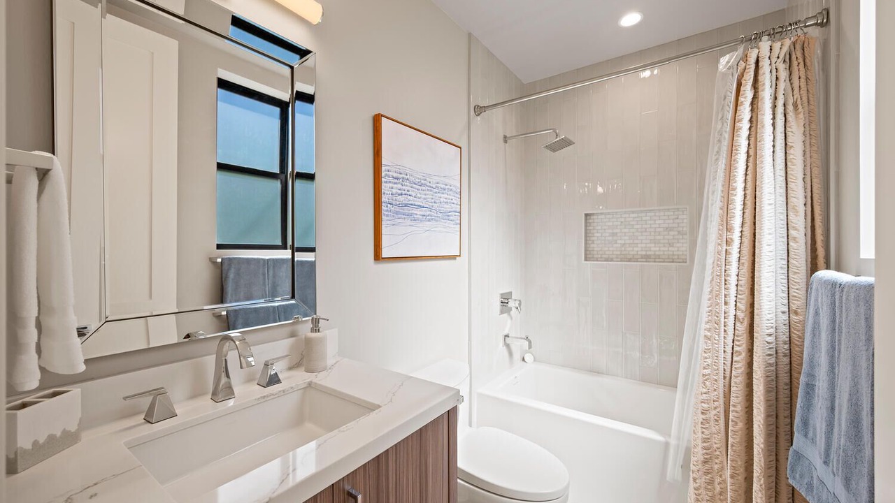 Photo of Bathroom in Lantern District