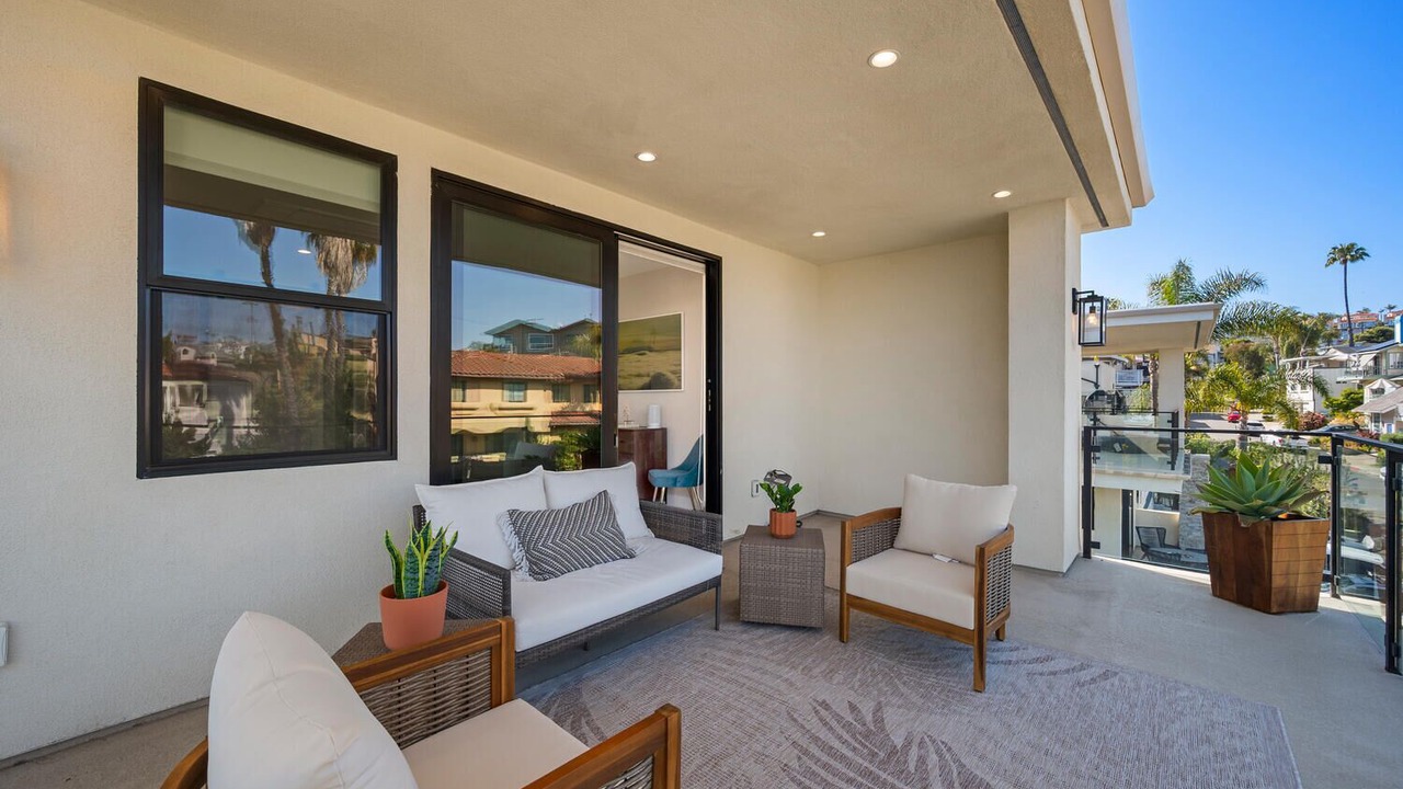 Photo of Patio Balcony in Lantern District