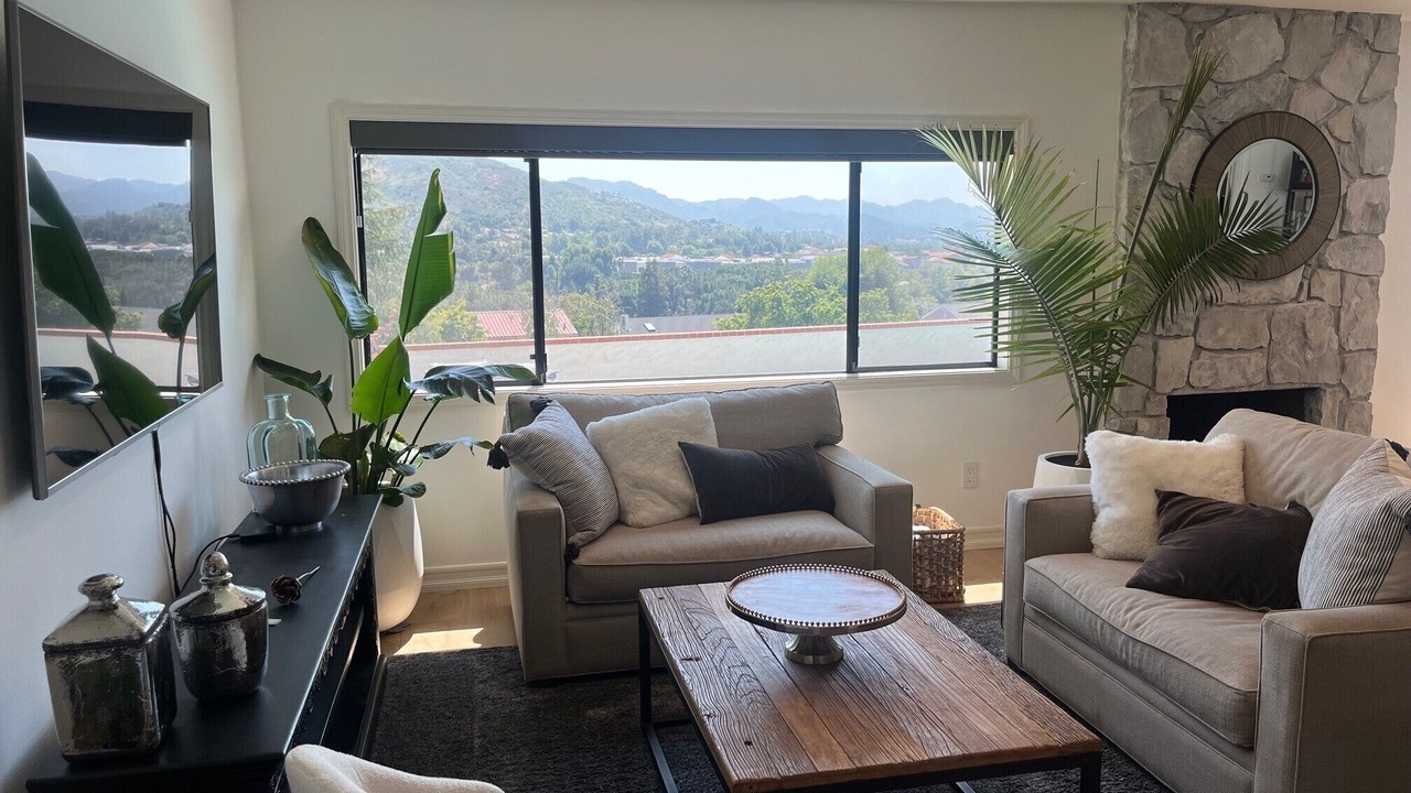 Photo of Livingroom in Agoura Hills