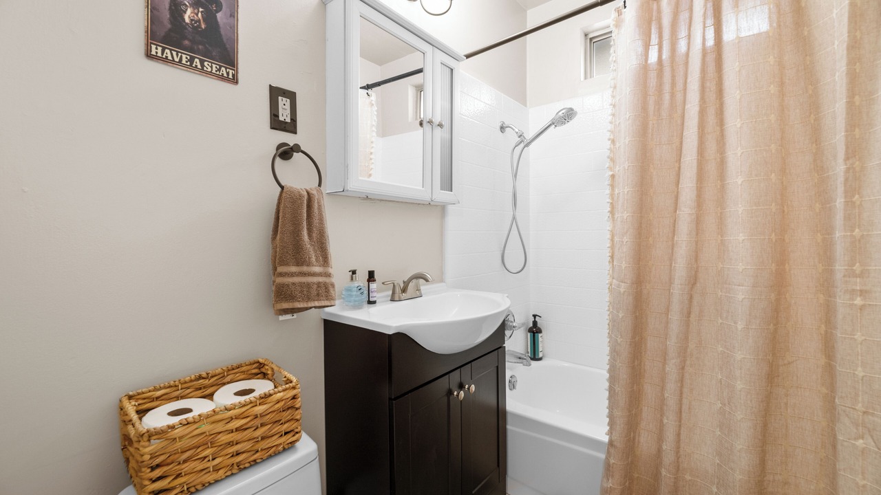 Photo of Bathroom in Green Valley Lake