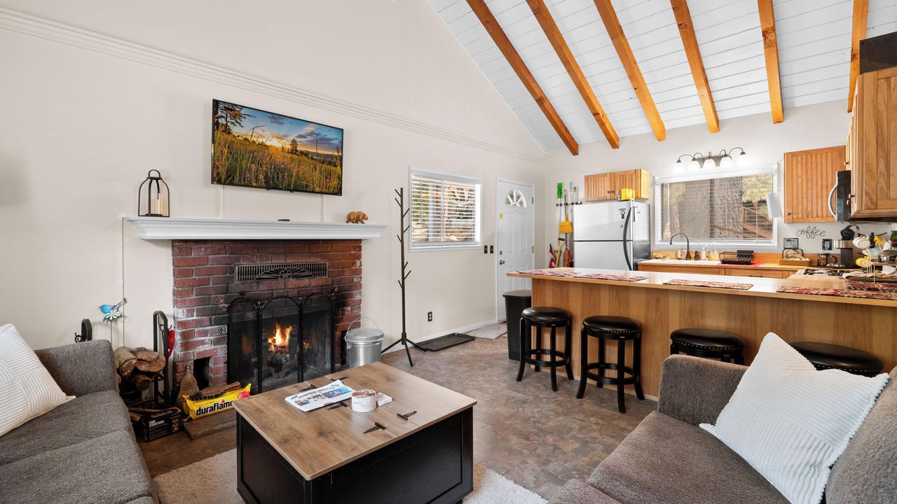 Photo of Livingroom in Green Valley Lake