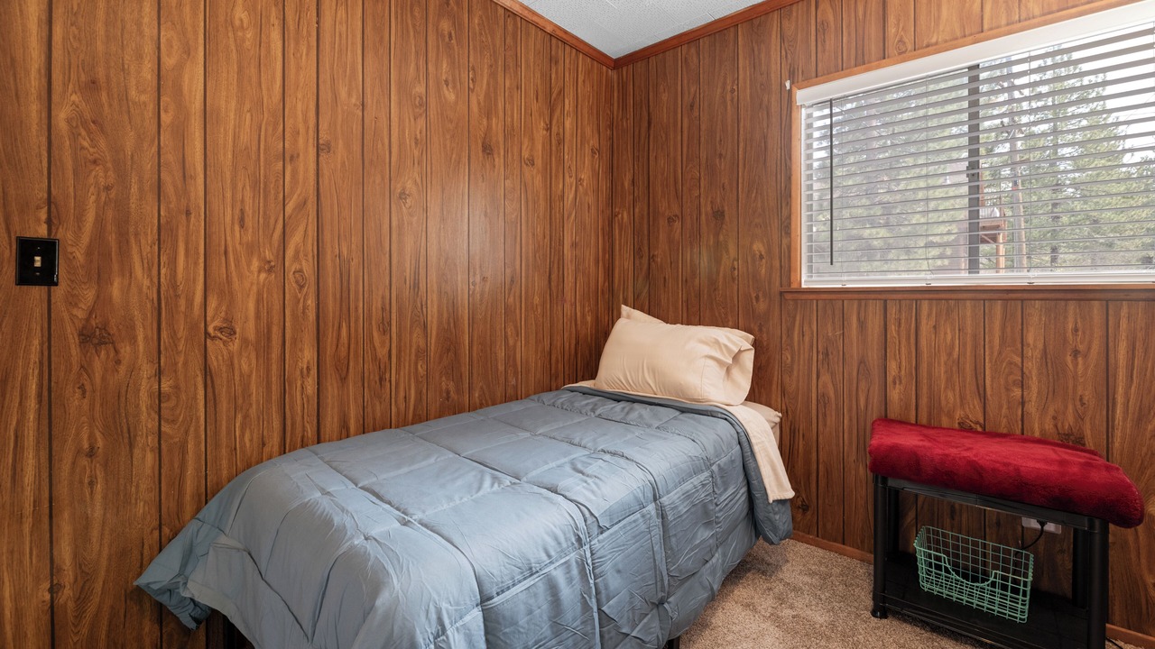Photo of Bedroom in Green Valley Lake