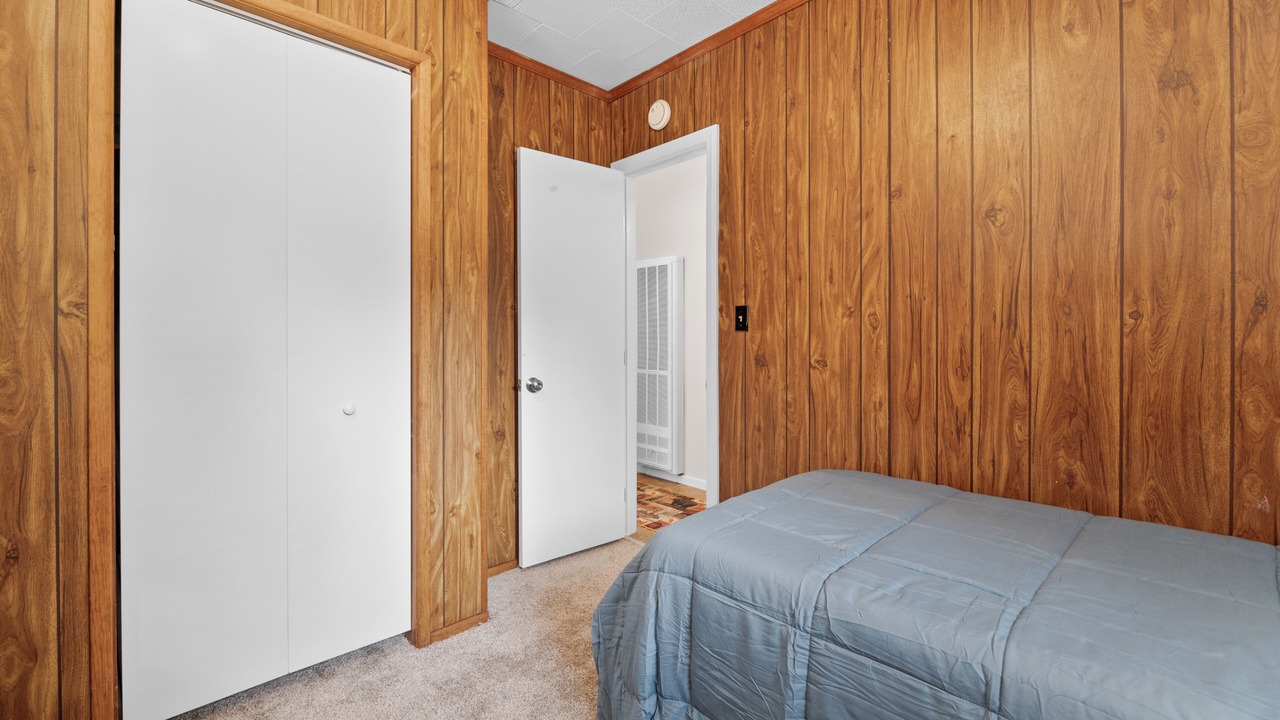 Photo of Bedroom in Green Valley Lake