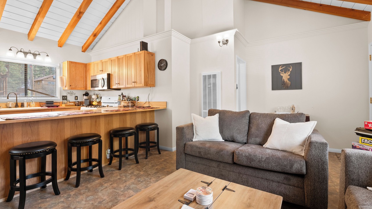 Photo of Livingroom in Green Valley Lake