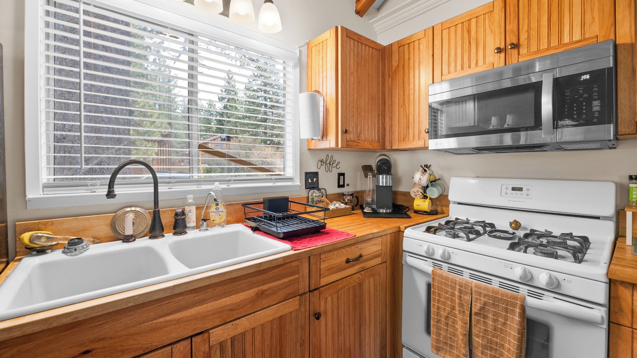 Photo of Kitchen in Green Valley Lake
