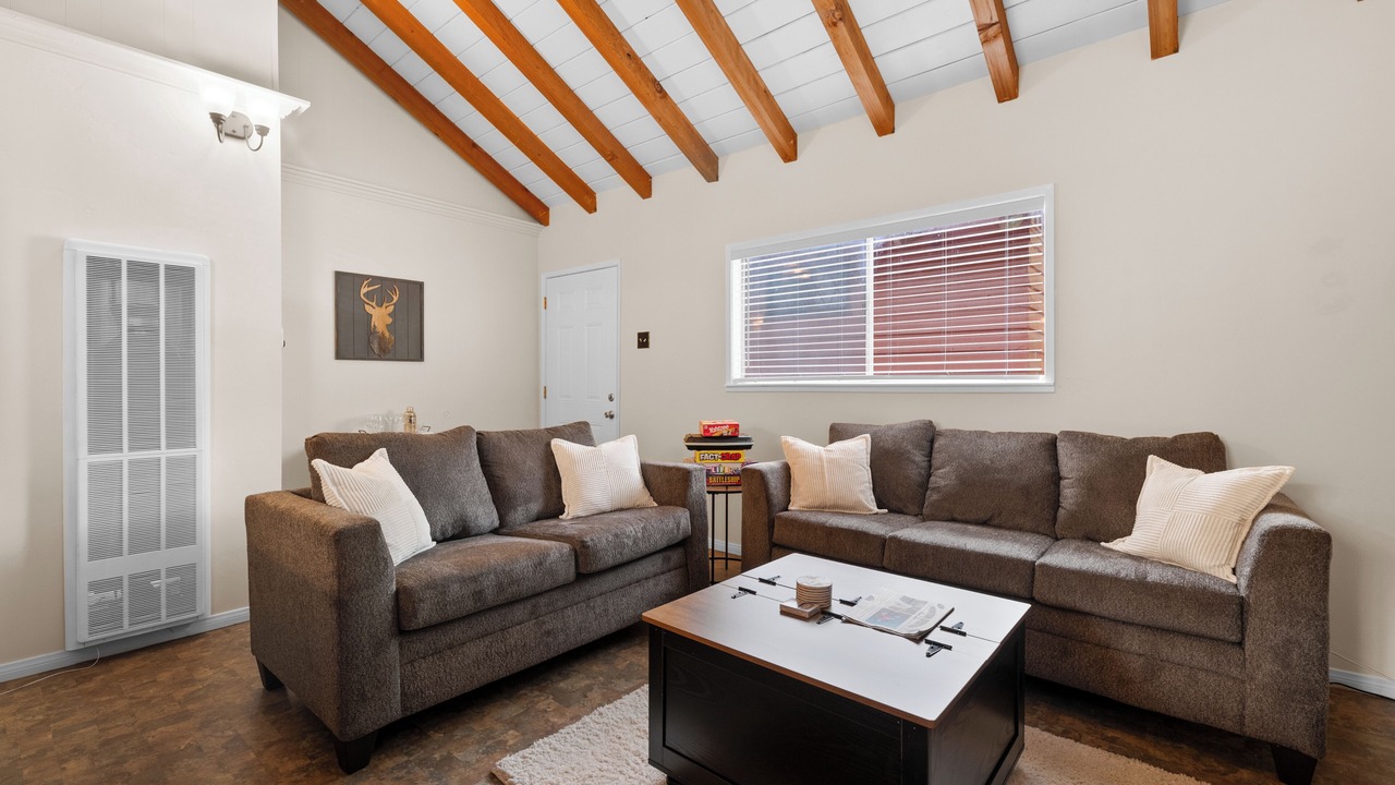 Photo of Livingroom in Green Valley Lake
