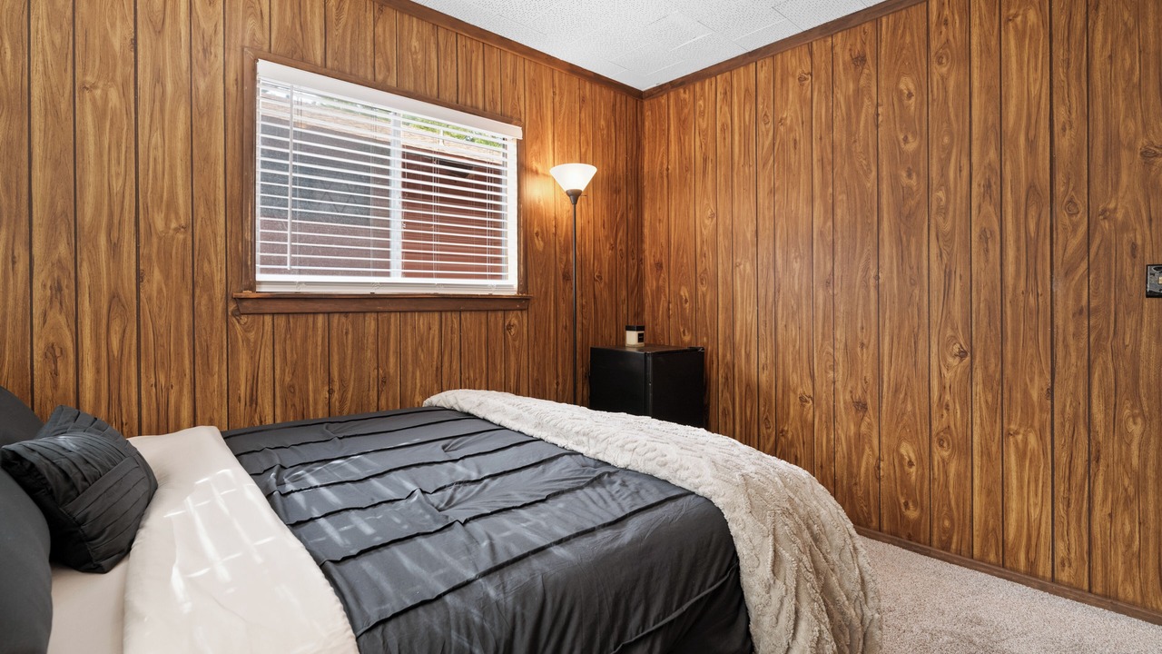 Photo of Bedroom in Green Valley Lake
