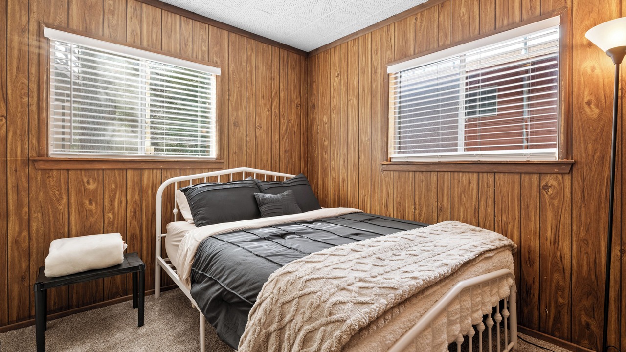 Photo of Bedroom in Green Valley Lake