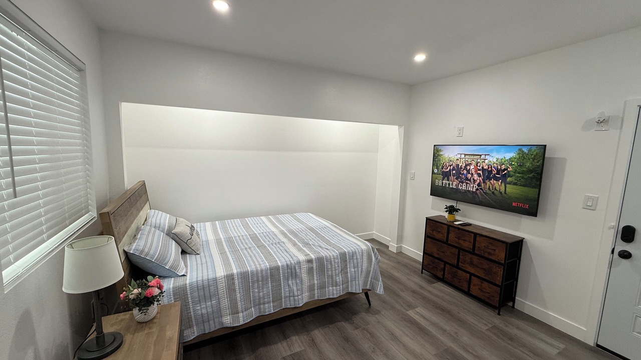 Photo of Bedroom in Compton
