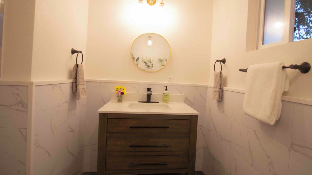 Photo of Bathroom in Valley Glen