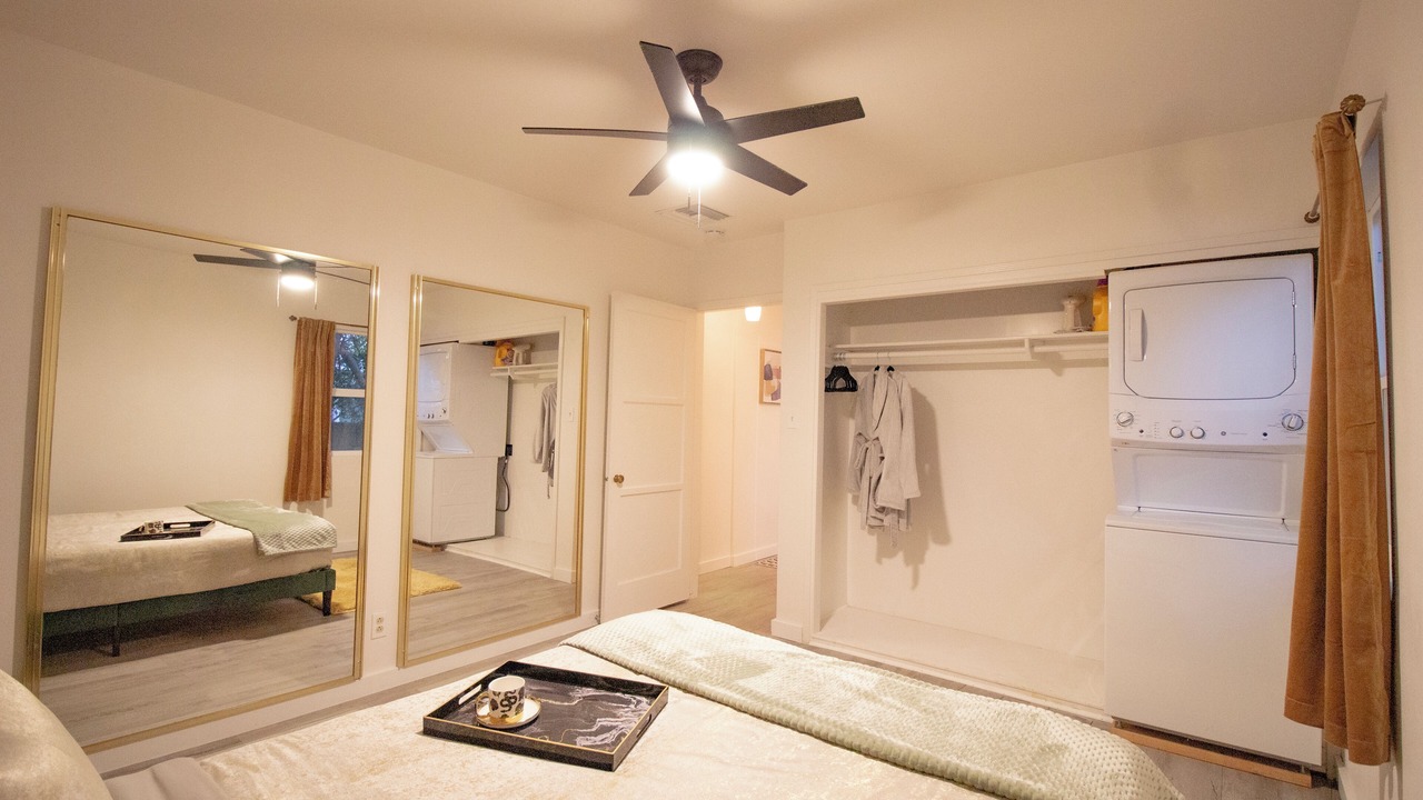 Photo of Bedroom in Valley Glen