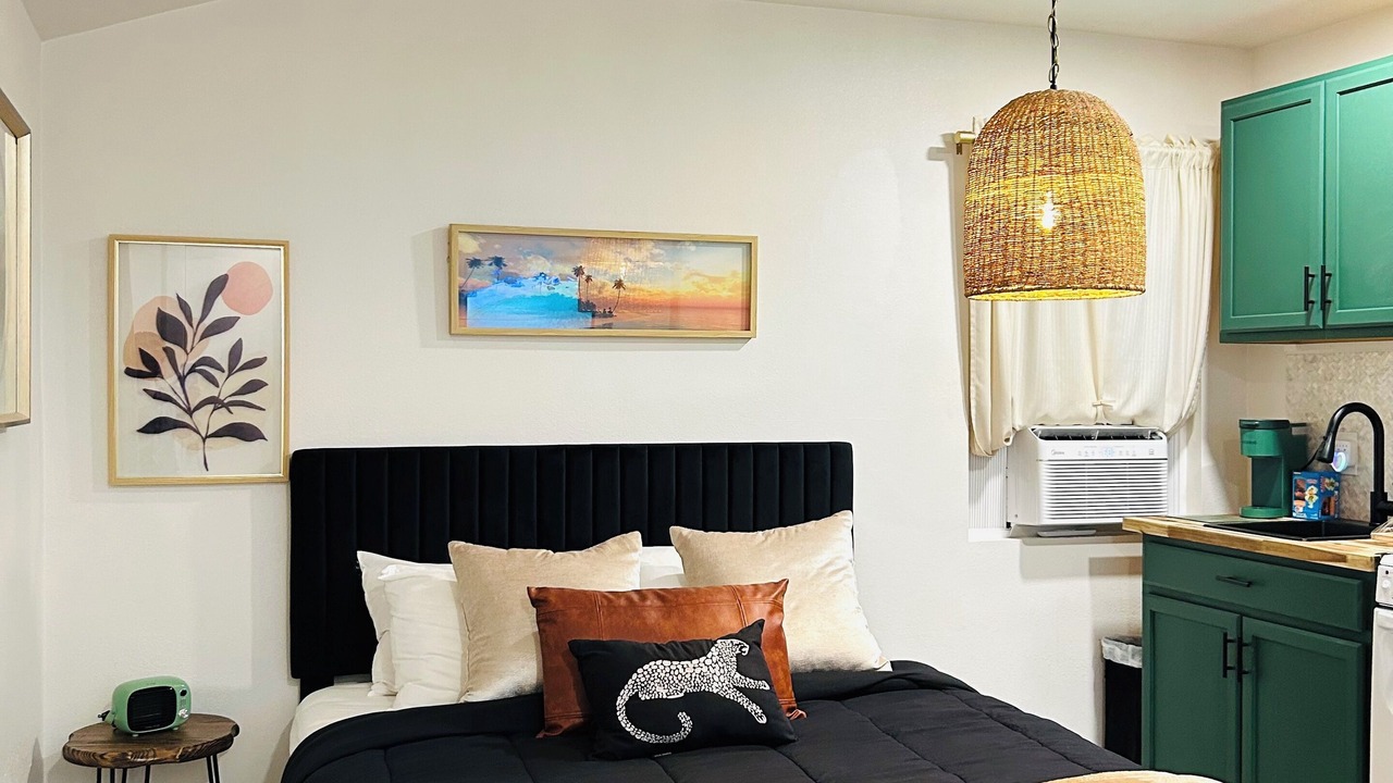 Photo of Bedroom in Valley Glen
