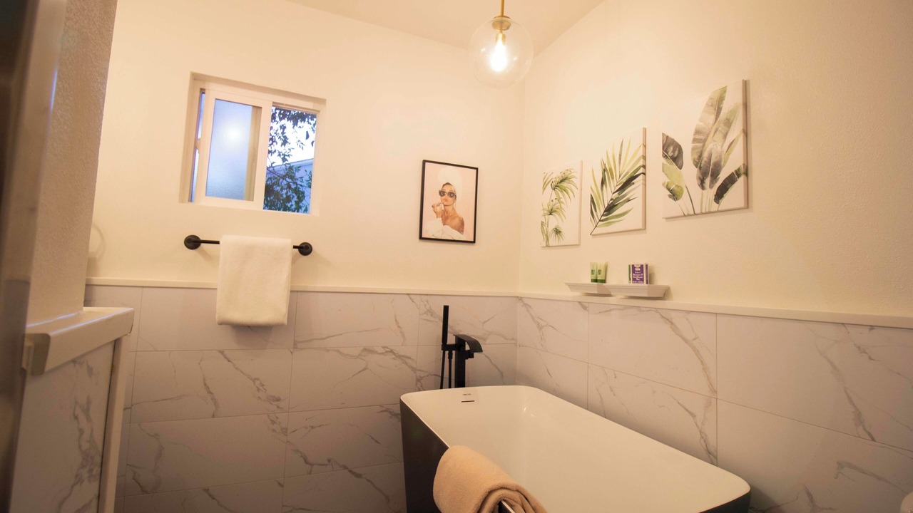 Photo of Bathroom in Valley Glen