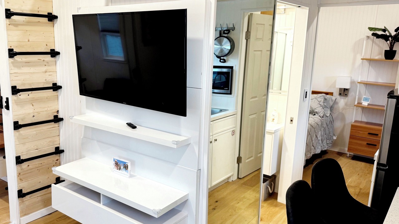 Photo of Bedroom in Woodland Hills