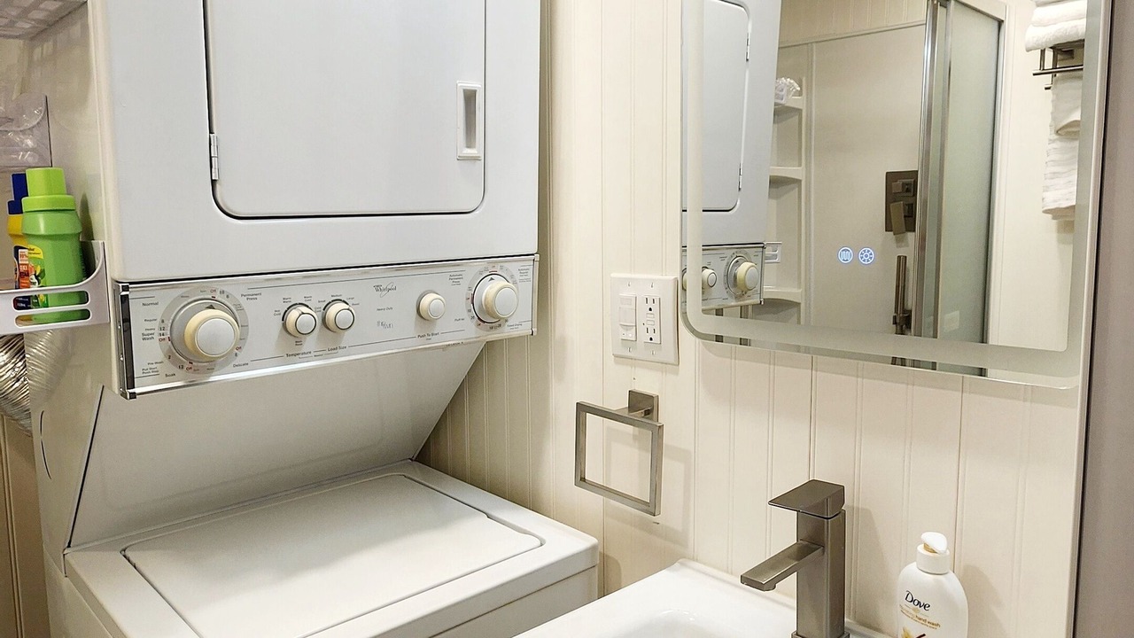 Photo of Bathroom in Woodland Hills