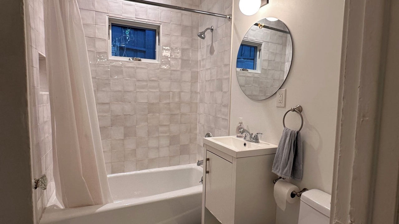 Photo of Bathroom in Los Angeles
