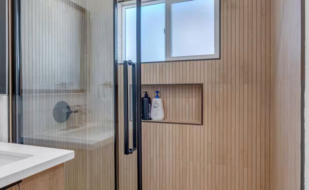Photo of Bathroom in North Long Beach