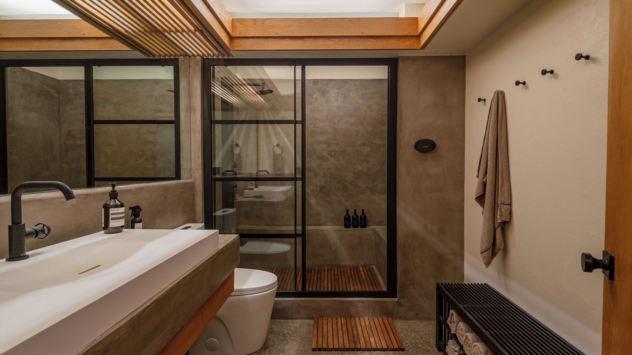 Photo of Bathroom in Tehachapi