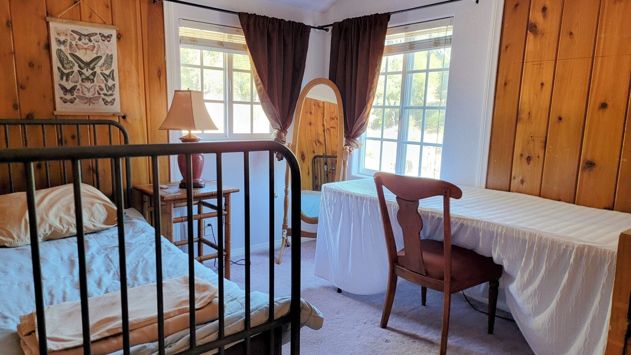 Photo of Bedroom in Santa Ysabel