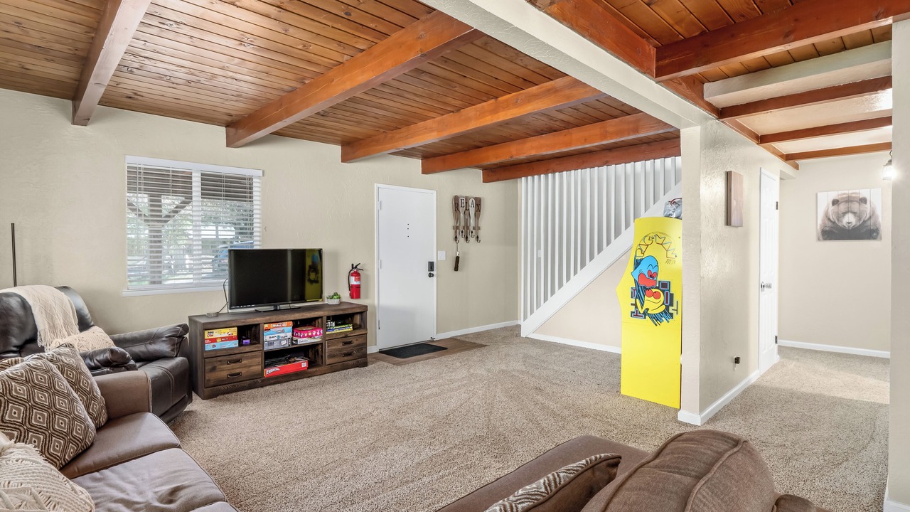 Photo of Livingroom in Oakhurst