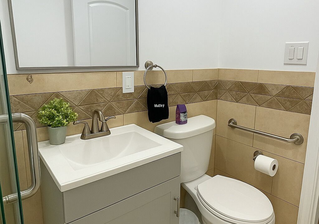 Photo of Bathroom in Encino