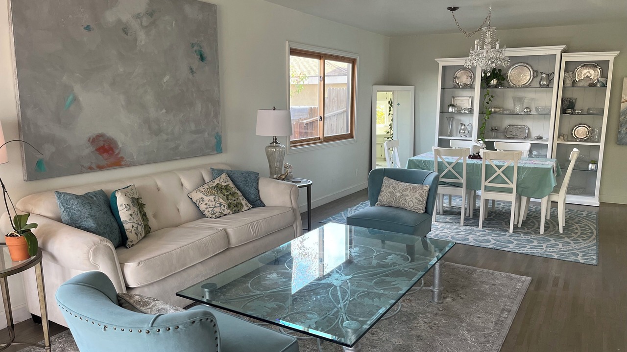Photo of Livingroom in North Redondo