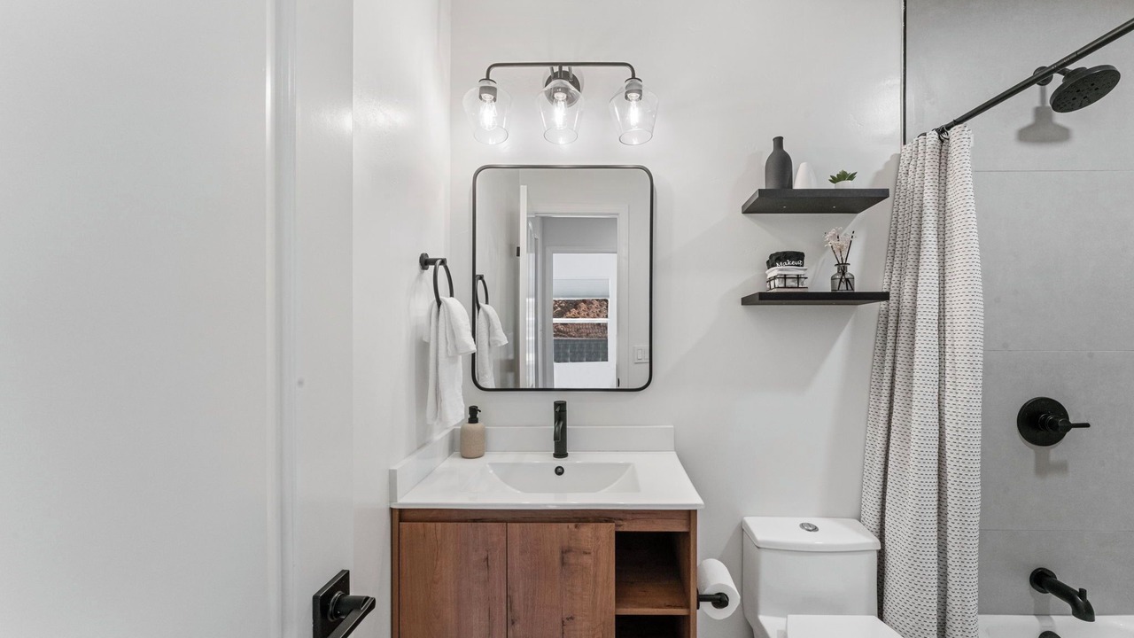 Photo of Bathroom in Serra Mesa