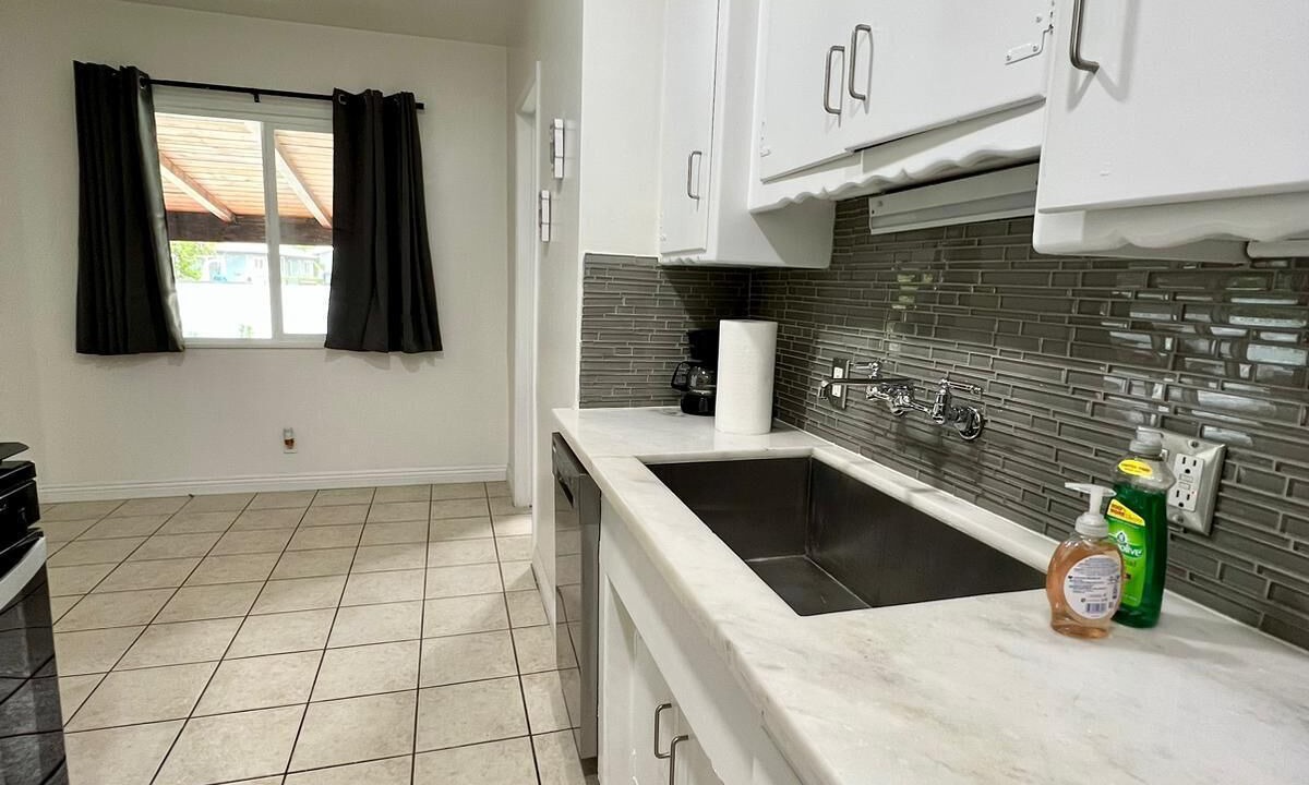 Photo of Kitchen in Lake Balboa
