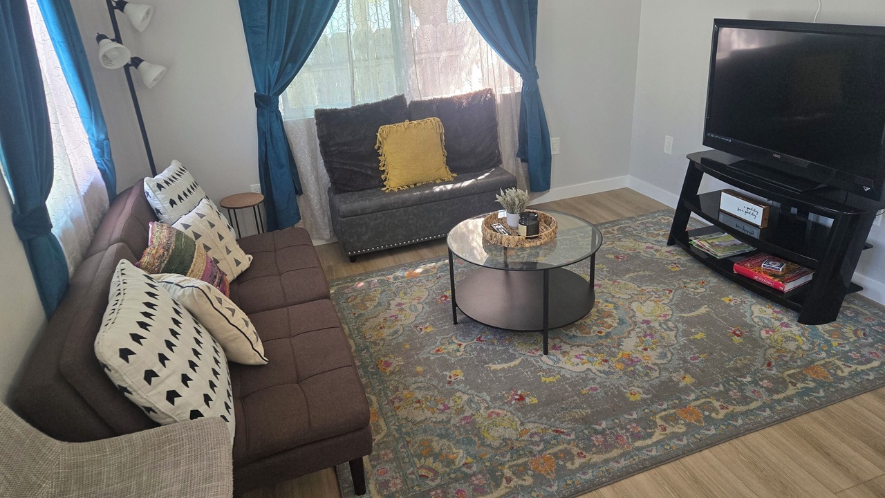 Photo of Livingroom in Hawthorne