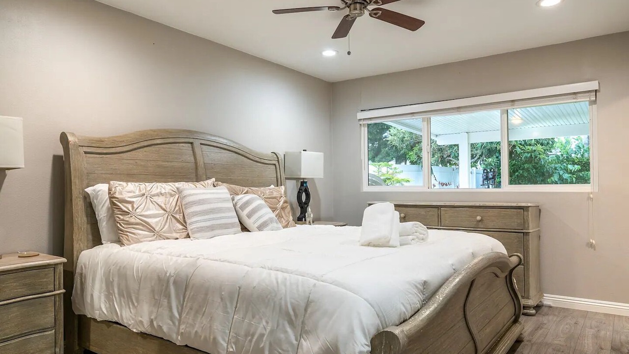 Photo of Bedroom in Orange