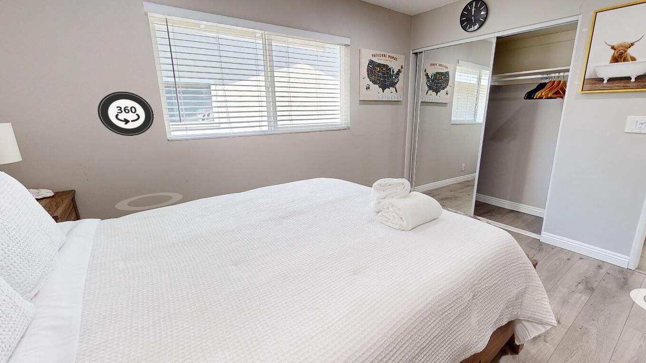 Photo of Bedroom in Orange