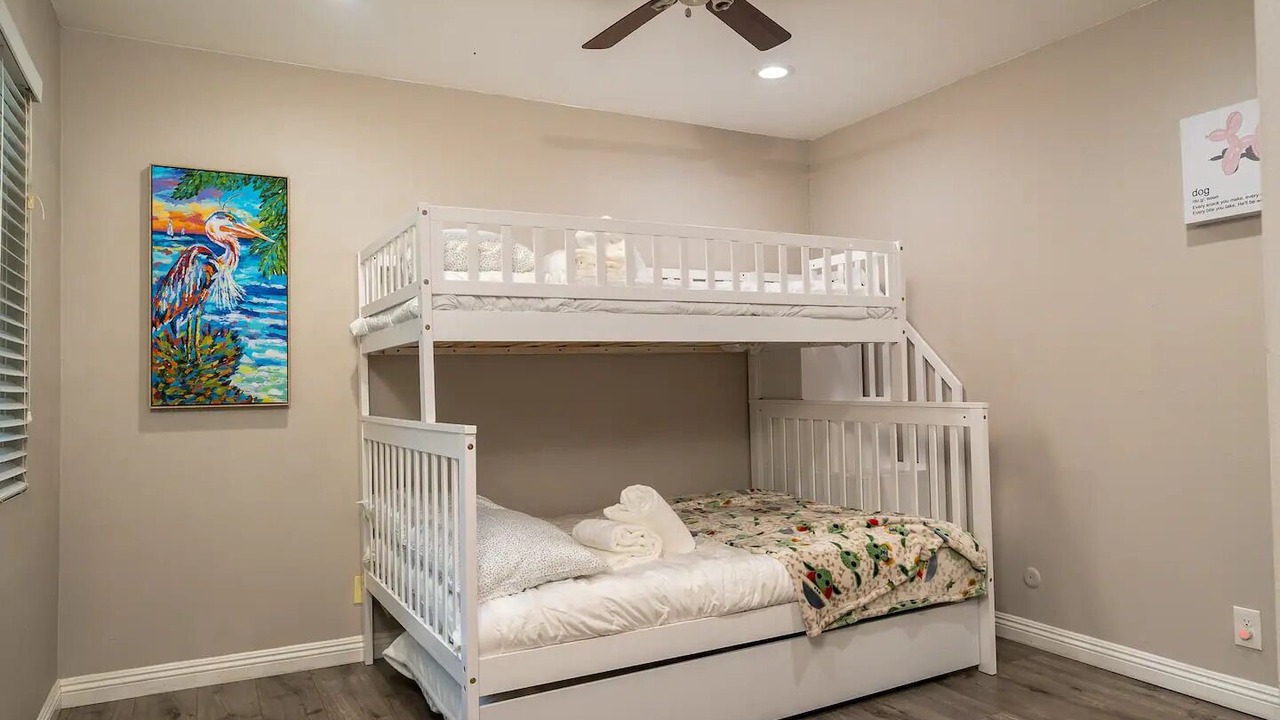 Photo of Bedroom in Orange