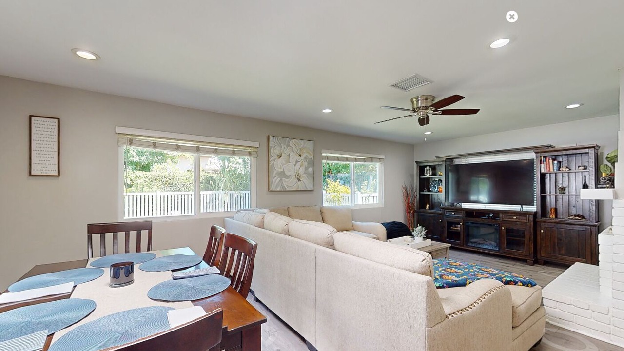 Photo of Livingroom in Orange