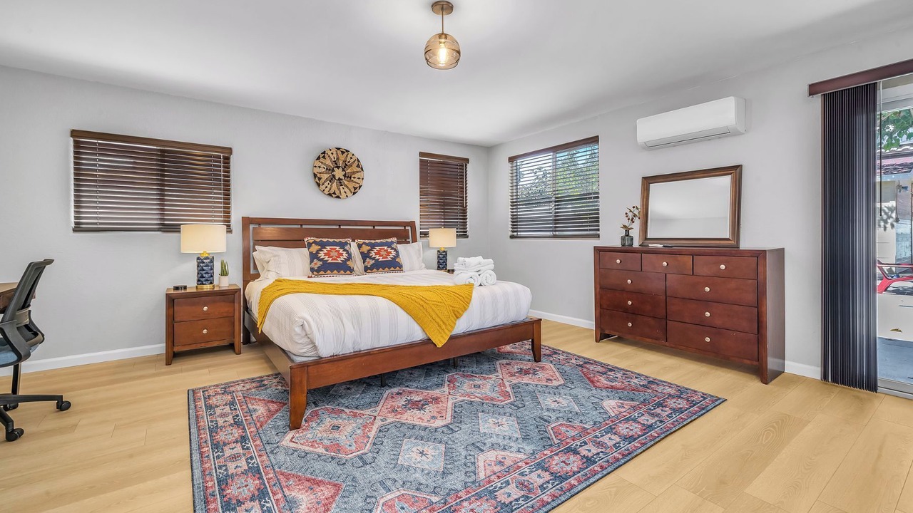 Photo of Bedroom in Lake Balboa