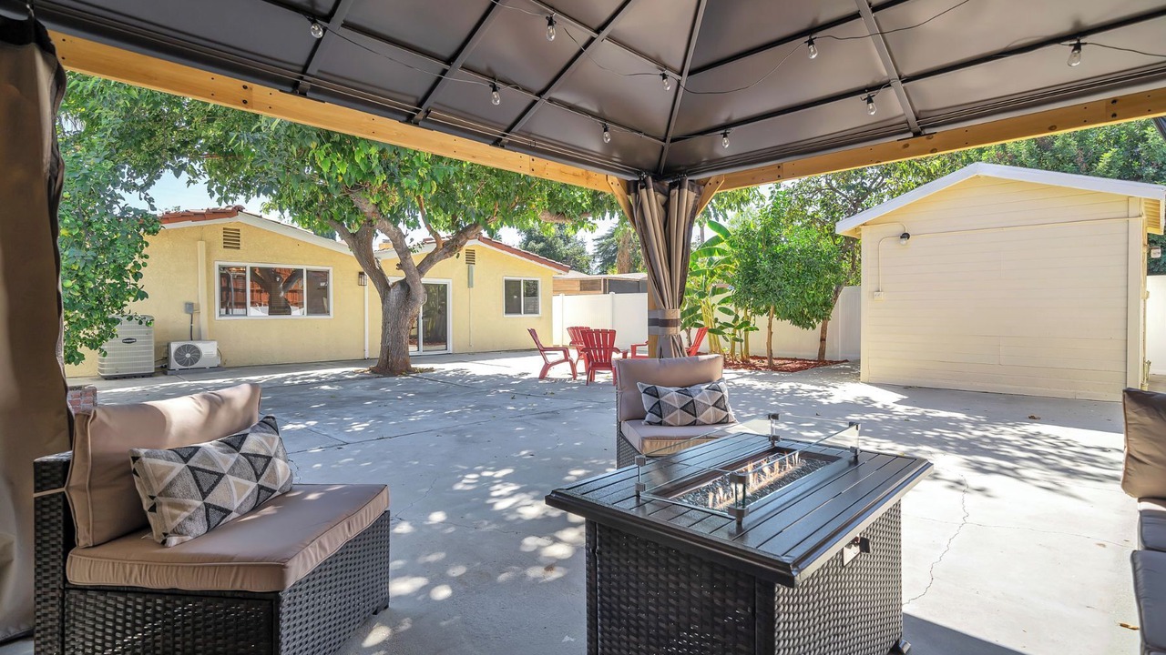 Photo of Patio Balcony in Lake Balboa
