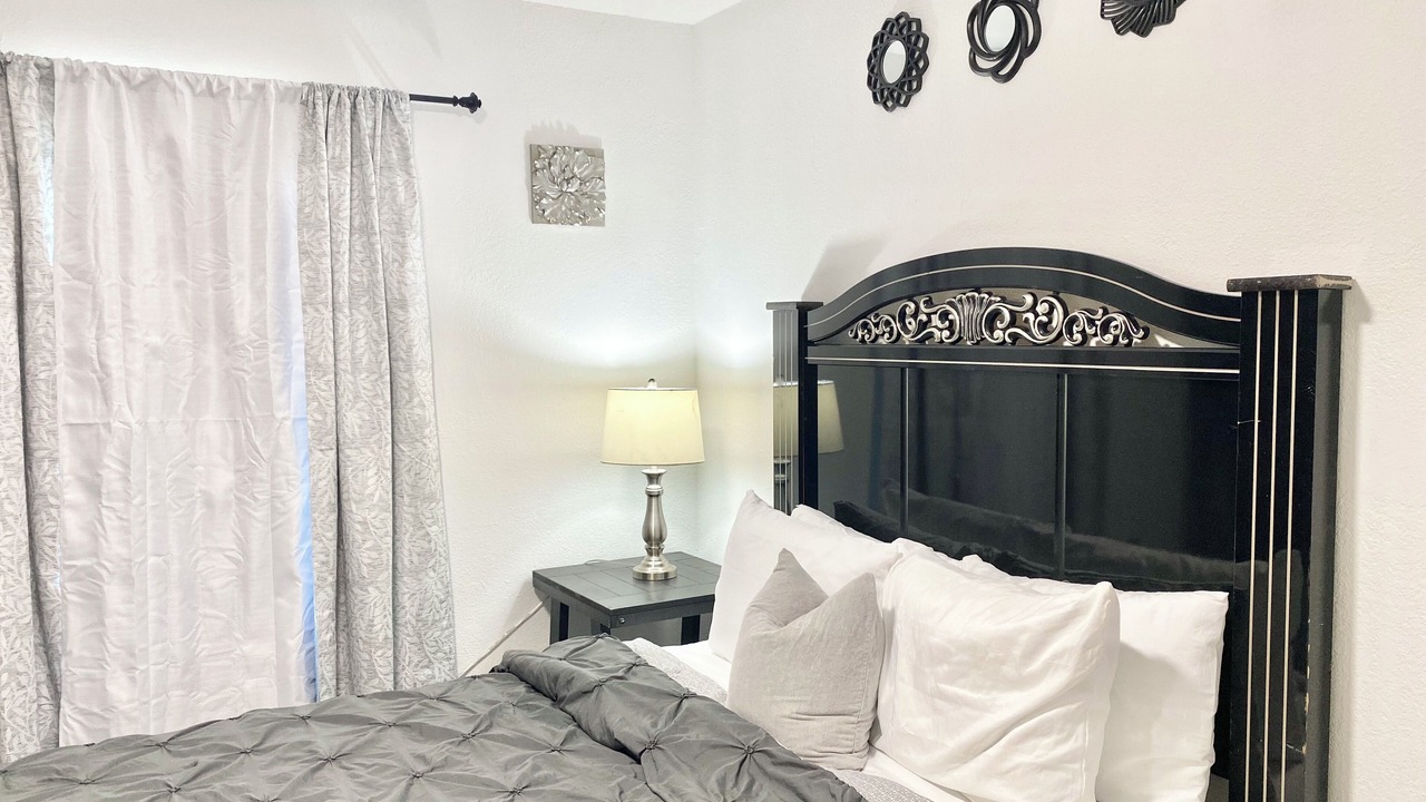 Photo of Bedroom in Mojave