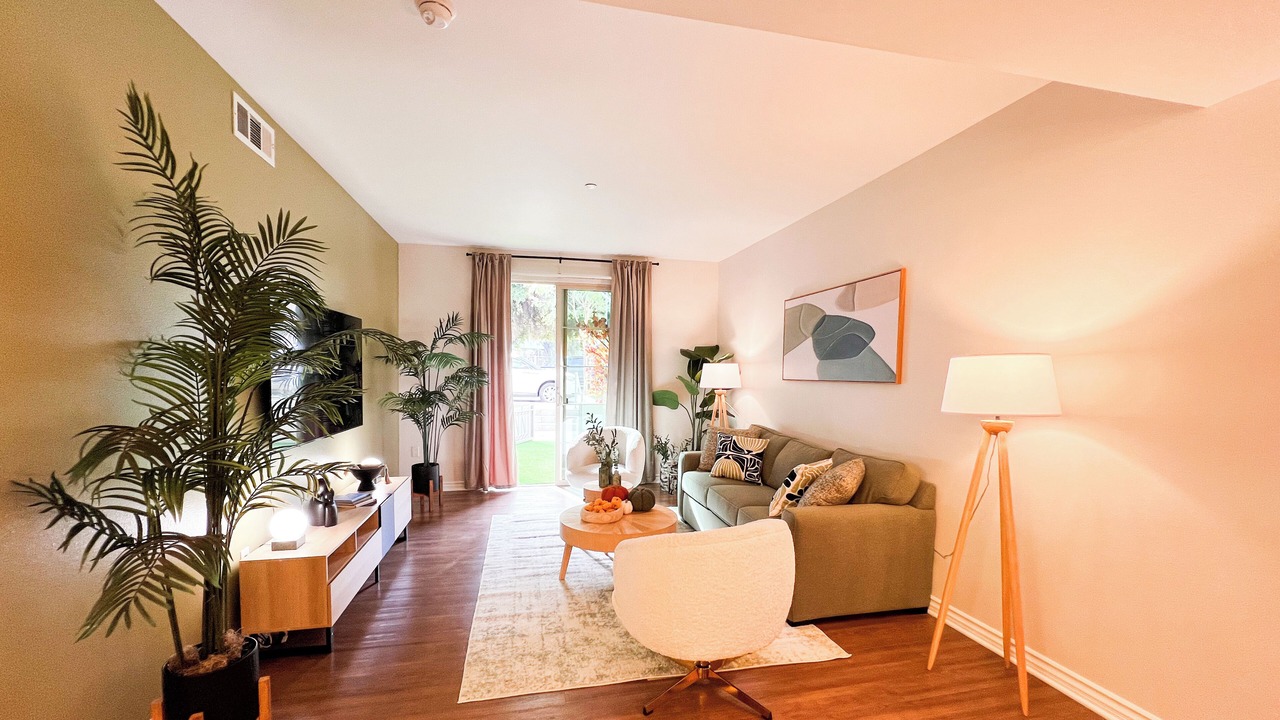 Photo of Livingroom in Encino