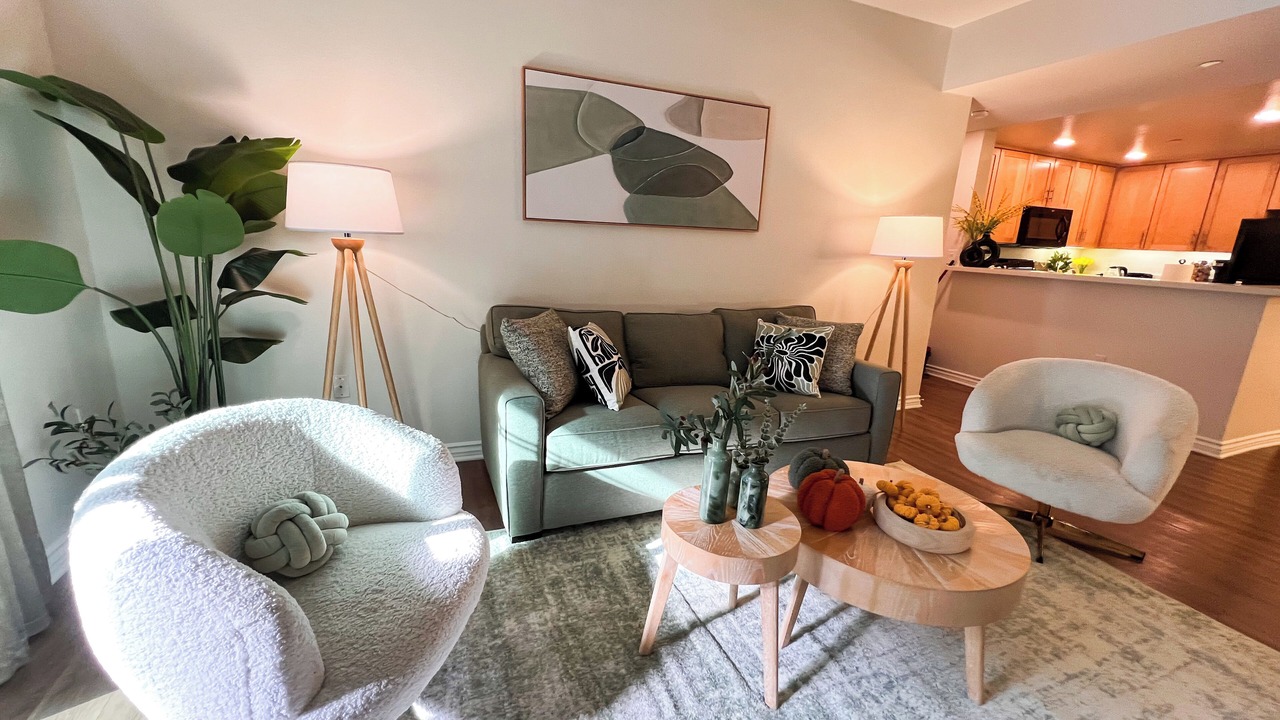 Photo of Livingroom in Encino