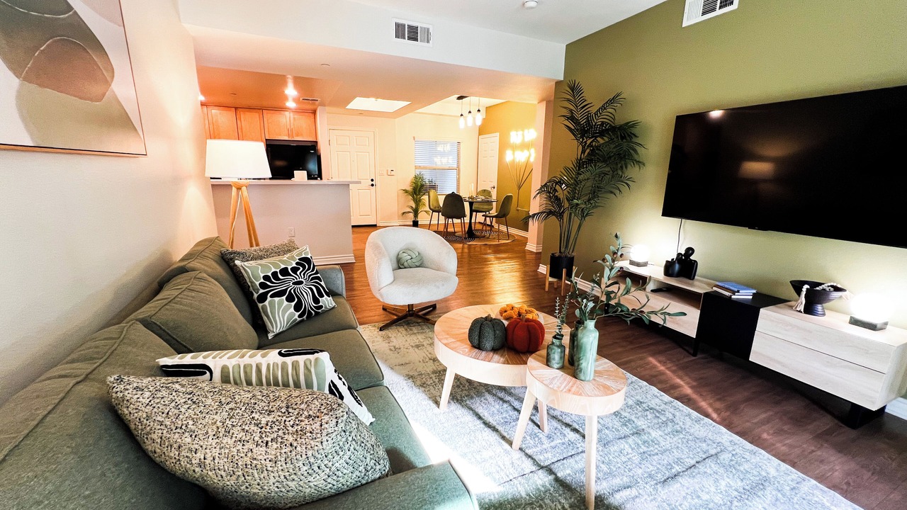 Photo of Livingroom in Encino
