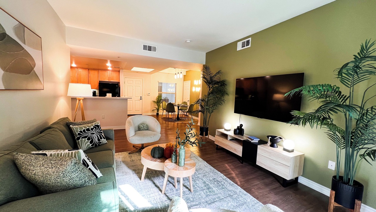 Photo of Livingroom in Encino
