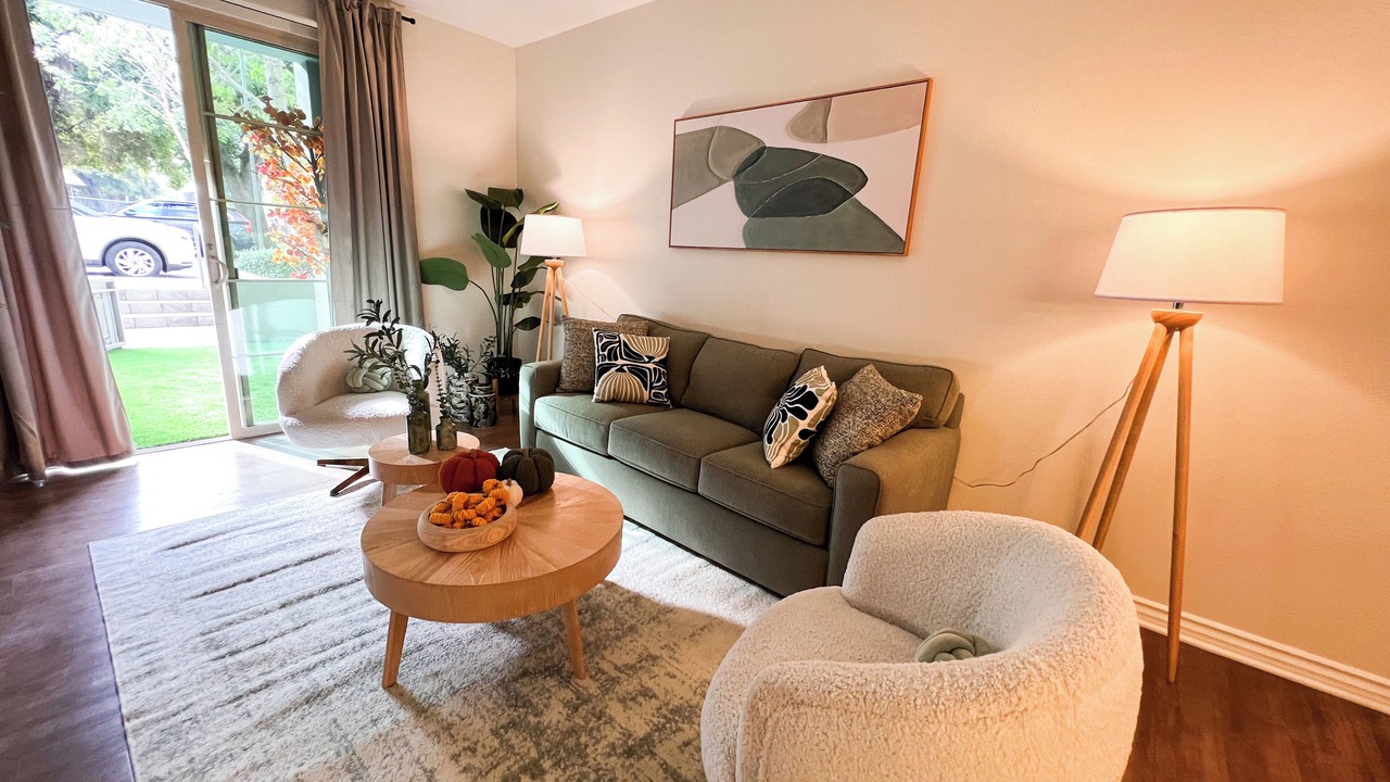 Photo of Livingroom in Encino
