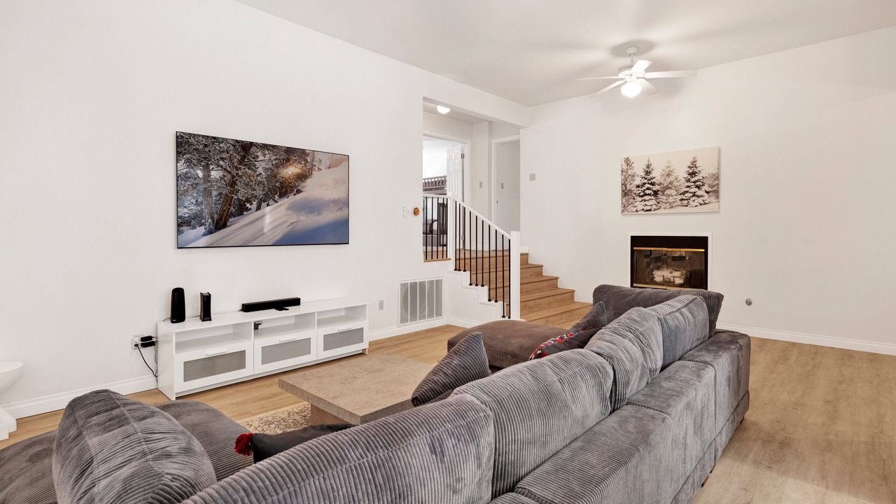 Photo of Livingroom in Eagle Mountain Estates