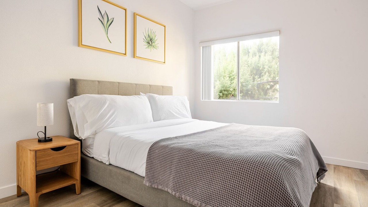 Photo of Bedroom in Greater Wilshire - Hancock Park