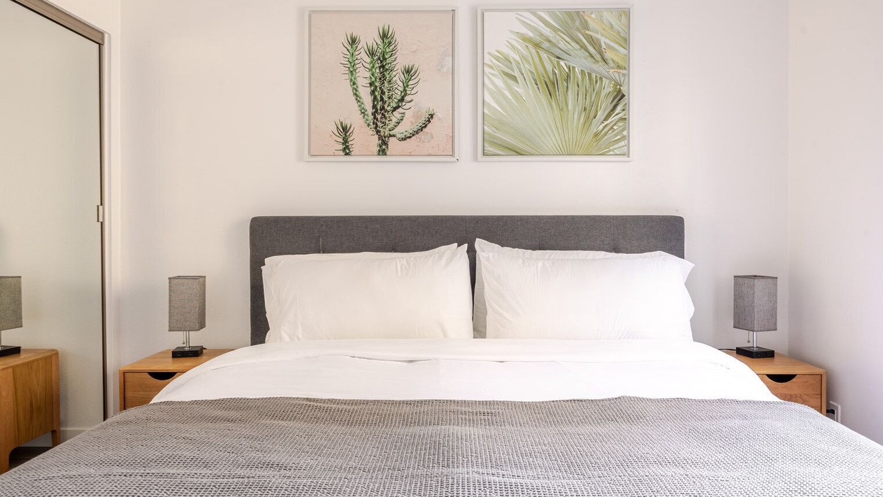 Photo of Bedroom in Greater Wilshire - Hancock Park