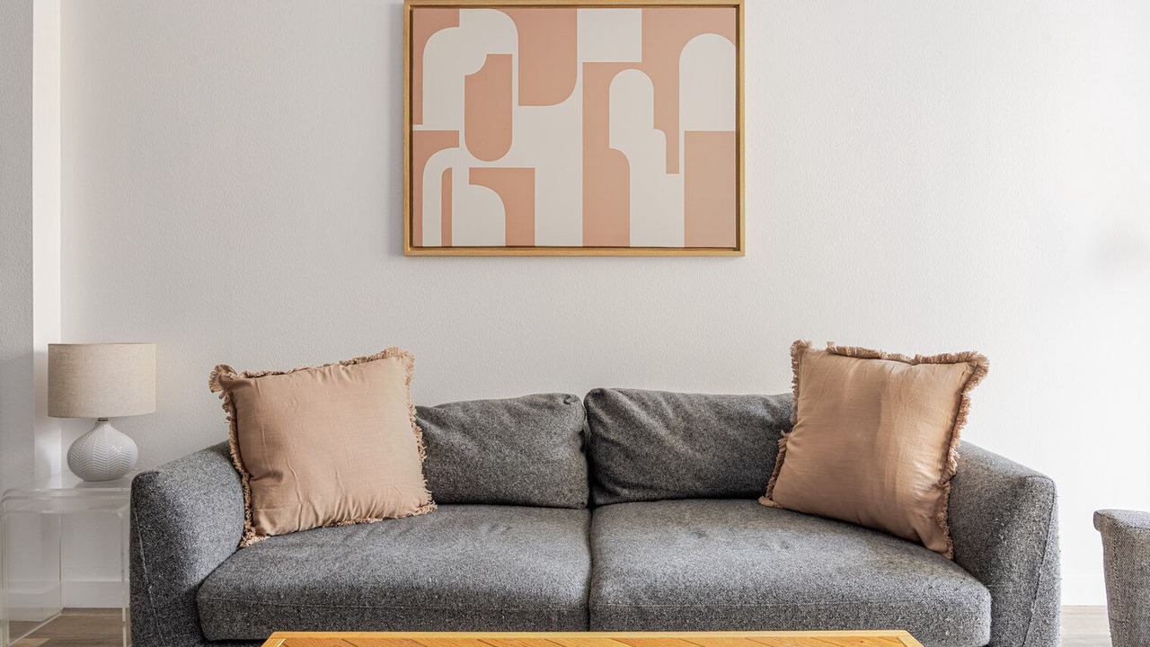 Photo of Livingroom in Greater Wilshire - Hancock Park