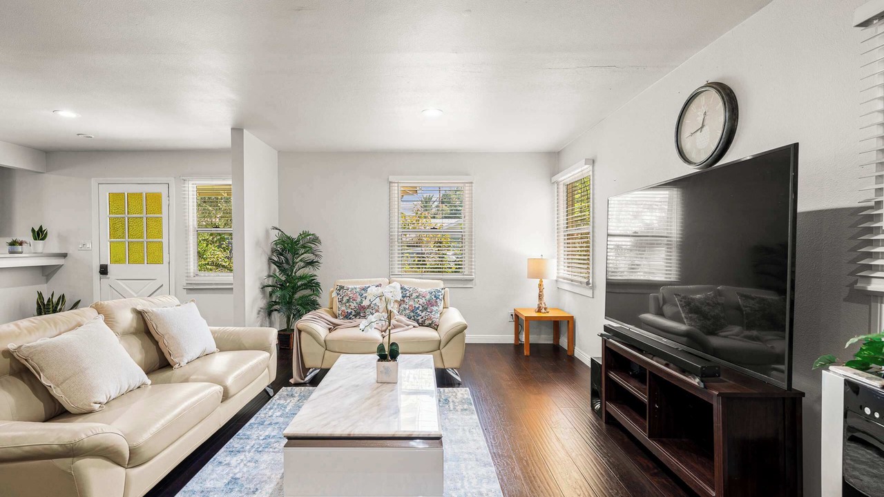 Photo of Livingroom in East Pasadena